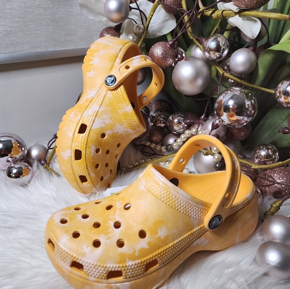 Crocs PLATFORM GRAPHIC CLOG women brand new - Picture 1 of 11